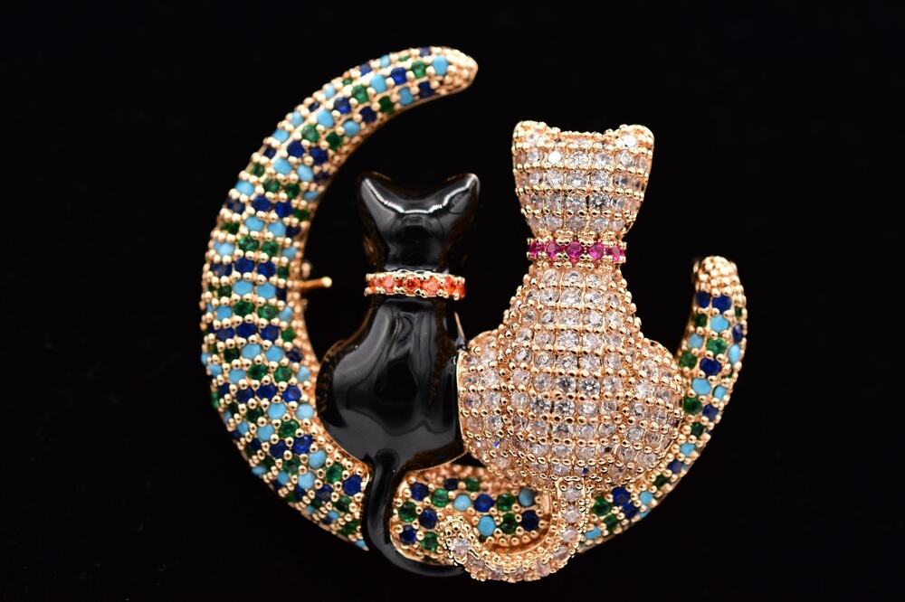Statement Crystal Moon Cat Pin Brooch Romantic Halloween Valentine Y2K BinBP